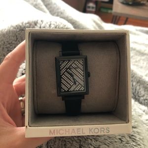 MK thin band watch